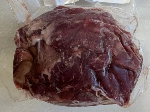 Skirt Steak, vacuum-sealed pack.